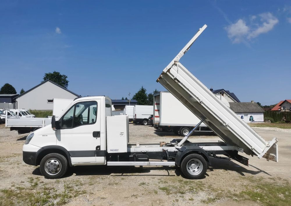 Iveco Daily 35C15 Kiper 3.0 - 150KM wywrotka Hak Bliźniak blokada mostu Klima - Dostavno vozilo istovarivač: slika 2 Iveco Daily 35C15 Kiper 3.0 - 150KM wywrotka Hak Bliźniak blokada mostu Klima - Dostavno vozilo istovarivač: slika 2