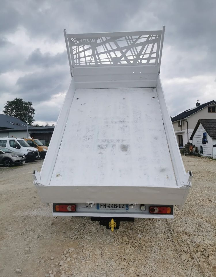 Renault Master Kiper wywrotka 2.3-145KM Hak Bliźniak klimatyzacja Kamera cofania - Dostavno vozilo istovarivač: slika 4 Renault Master Kiper wywrotka 2.3-145KM Hak Bliźniak klimatyzacja Kamera cofania - Dostavno vozilo istovarivač: slika 4
