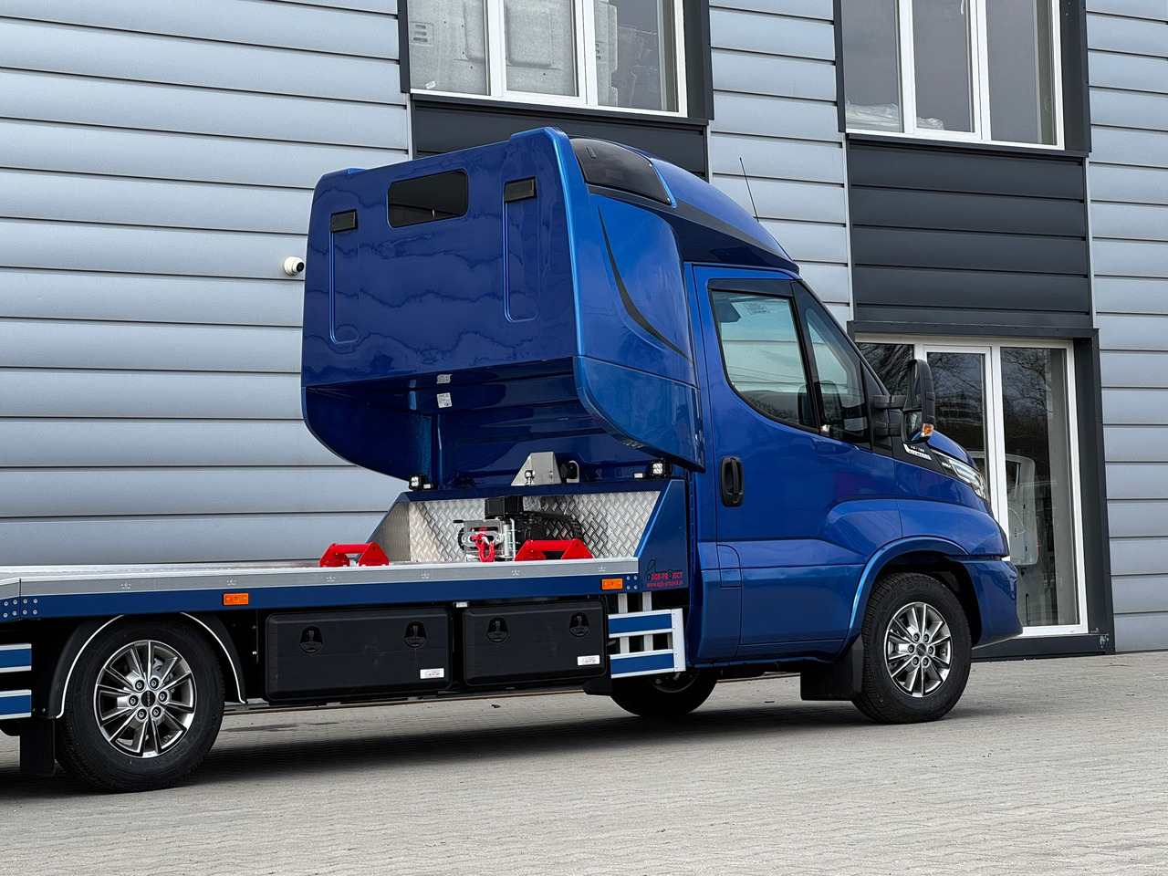 Dostavno vozilo novi IVECO Daily 35S18HA8/P: slika 17
