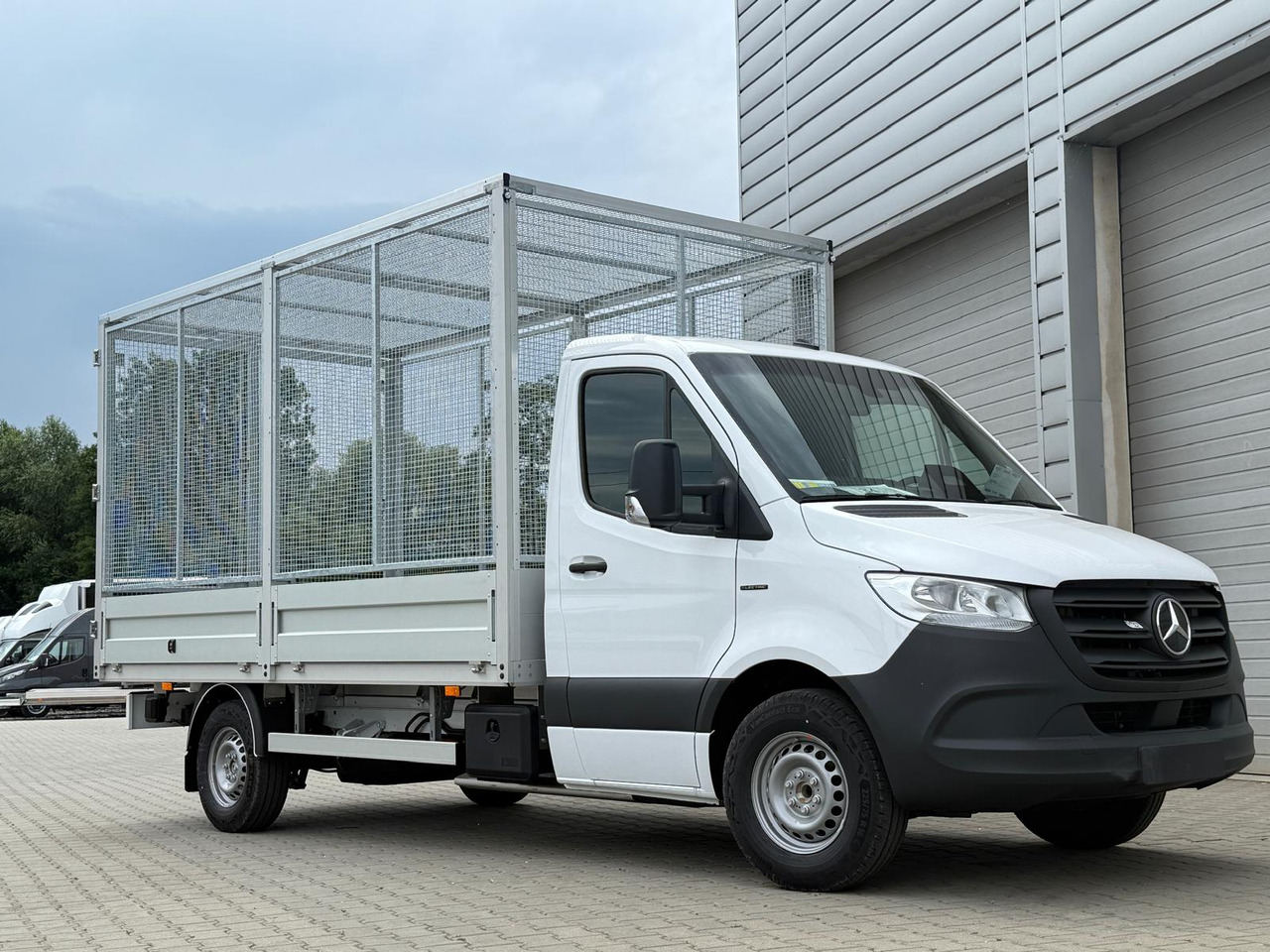 Mercedes eSprinter - Dostavno vozilo sa otvorenom sandukom, Električno dostavno vozilo: slika 1 Mercedes eSprinter - Dostavno vozilo sa otvorenom sandukom, Električno dostavno vozilo: slika 1