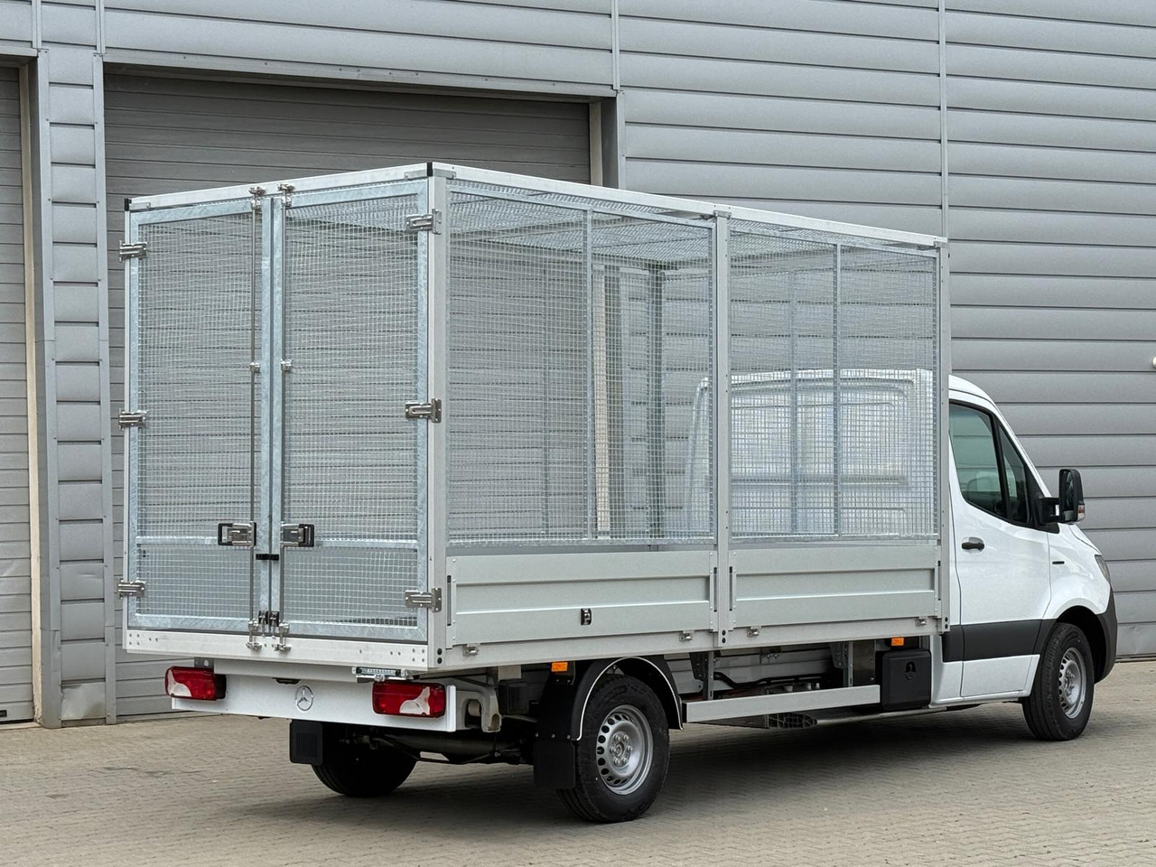 Mercedes eSprinter - Dostavno vozilo sa otvorenom sandukom, Električno dostavno vozilo: slika 2 Mercedes eSprinter - Dostavno vozilo sa otvorenom sandukom, Električno dostavno vozilo: slika 2