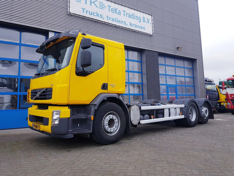 Volvo FE 300 EEV 6X2 Retarder 258.000 KM TÜV - Kamion sa golom šasijom i zatvorenom kabinom: slika 1 Volvo FE 300 EEV 6X2 Retarder 258.000 KM TÜV - Kamion sa golom šasijom i zatvorenom kabinom: slika 1