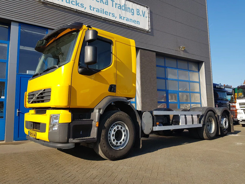 Volvo FE 300 EEV 6X2 Retarder Pto 234.000 KM - Kamion sa golom šasijom i zatvorenom kabinom: slika 1 Volvo FE 300 EEV 6X2 Retarder Pto 234.000 KM - Kamion sa golom šasijom i zatvorenom kabinom: slika 1