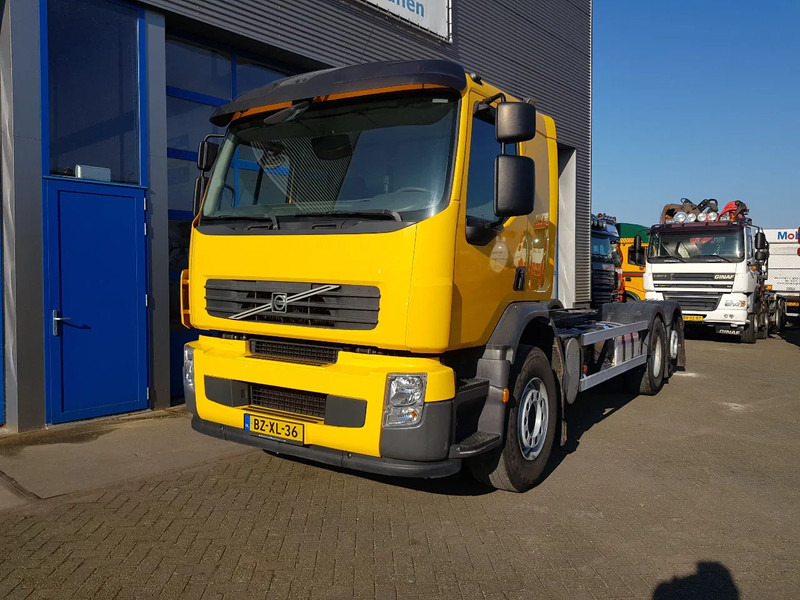 Volvo FE 300 EEV 6X2 Retarder Pto 234.000 KM TÜV - Kamion sa golom šasijom i zatvorenom kabinom: slika 2 Volvo FE 300 EEV 6X2 Retarder Pto 234.000 KM TÜV - Kamion sa golom šasijom i zatvorenom kabinom: slika 2