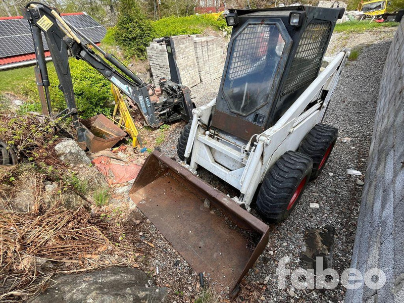 Bobcat 825 - Utovarivač točkaš: slika 1 Bobcat 825 - Utovarivač točkaš: slika 1