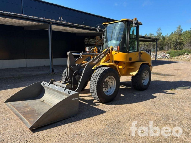 Volvo L30B-Z/X - Utovarivač točkaš: slika 1 Volvo L30B-Z/X - Utovarivač točkaš: slika 1