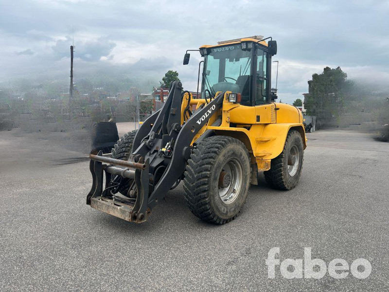 Volvo L40B - Utovarivač točkaš: slika 1 Volvo L40B - Utovarivač točkaš: slika 1