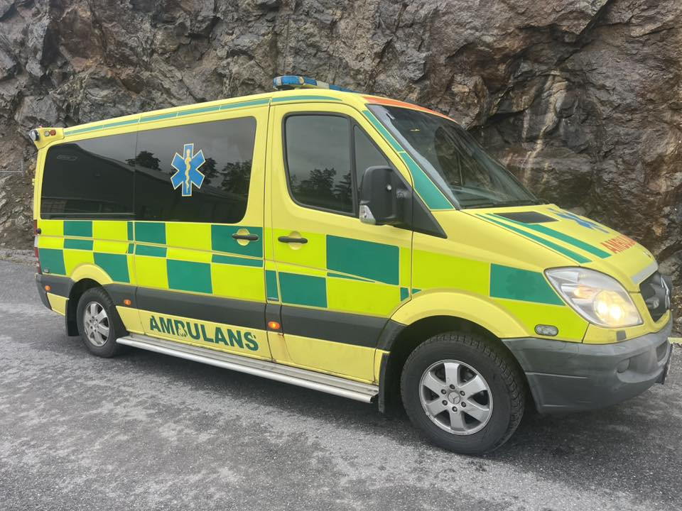 MERCEDES-BENZ Sprinter 316 NGT - AMBULANCE / швидка допомога / shvydka dopomoha - Vozilo hitne pomoći: slika 4 MERCEDES-BENZ Sprinter 316 NGT - AMBULANCE / швидка допомога / shvydka dopomoha - Vozilo hitne pomoći: slika 4