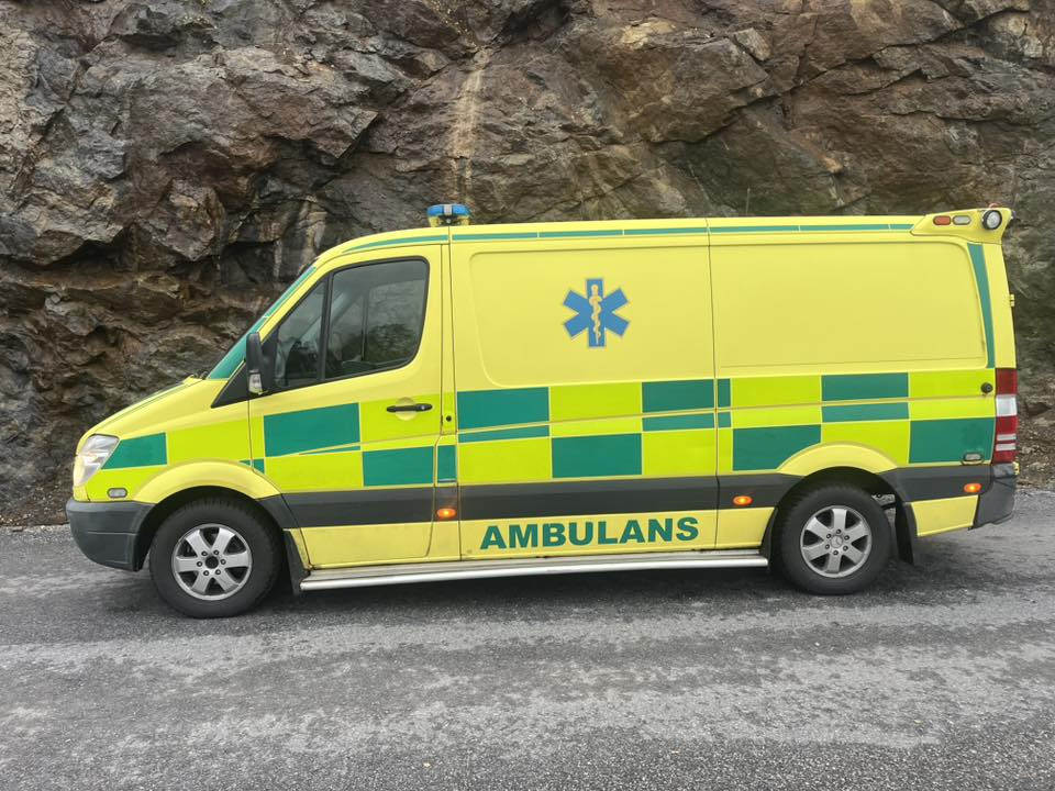 MERCEDES-BENZ Sprinter 316 NGT - AMBULANCE / швидка допомога / shvydka dopomoha - Vozilo hitne pomoći: slika 2 MERCEDES-BENZ Sprinter 316 NGT - AMBULANCE / швидка допомога / shvydka dopomoha - Vozilo hitne pomoći: slika 2