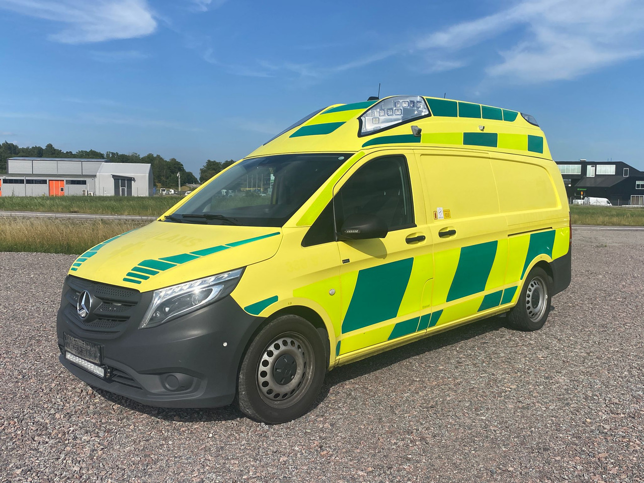 MERCEDES-BENZ Vito 119 4x4 - Ambulans / AMBULANCE - Vozilo hitne pomoći: slika 1 MERCEDES-BENZ Vito 119 4x4 - Ambulans / AMBULANCE - Vozilo hitne pomoći: slika 1