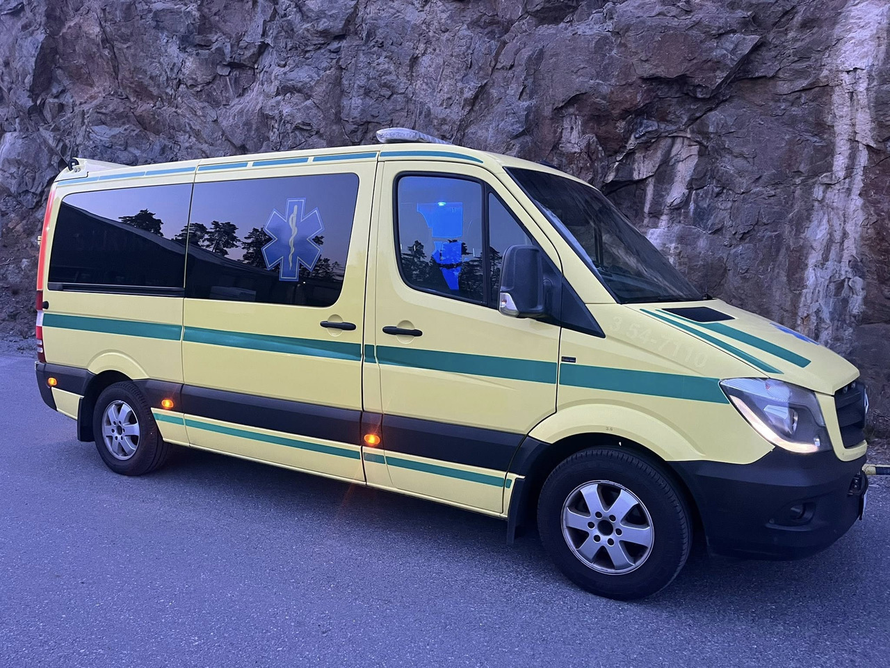 Mercedes-Benz Sprinter 316 - 2 stretcher AMBULANCE / Krankenwagen / Швидка допомога - Vozilo hitne pomoći: slika 2 Mercedes-Benz Sprinter 316 - 2 stretcher AMBULANCE / Krankenwagen / Швидка допомога - Vozilo hitne pomoći: slika 2