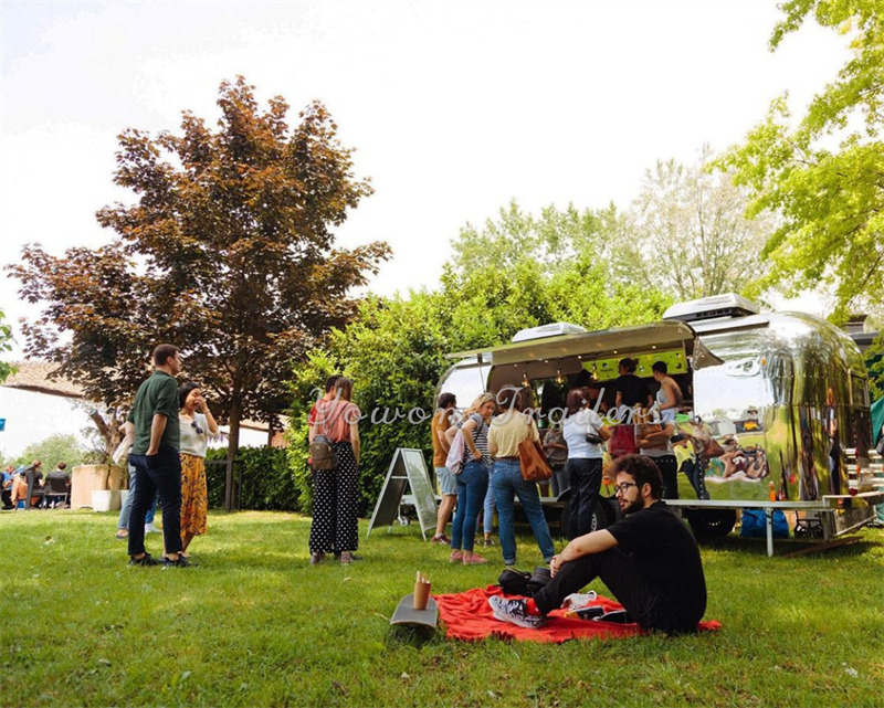 YOWON European standard food trailer with CE certificate - Prikolica za hrane: slika 2 YOWON European standard food trailer with CE certificate - Prikolica za hrane: slika 2