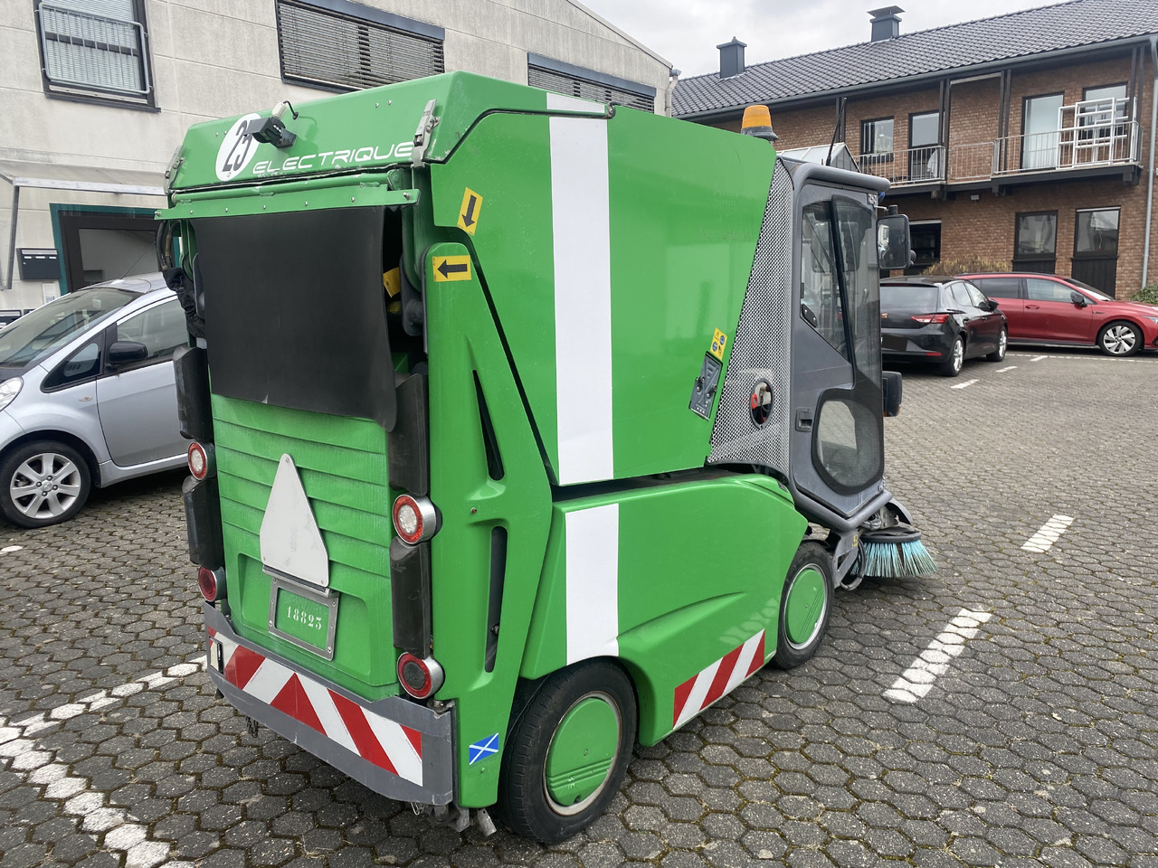 TENNANT Green Machines 500 ZE electric 500 ZE - Autočistilica: slika 4 TENNANT Green Machines 500 ZE electric 500 ZE - Autočistilica: slika 4