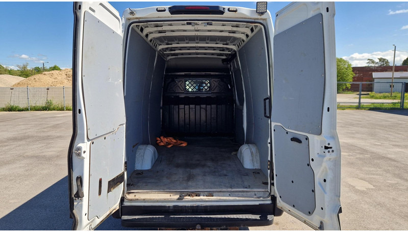 Iveco 35S15 4X2 - Furgon: slika 5 Iveco 35S15 4X2 - Furgon: slika 5