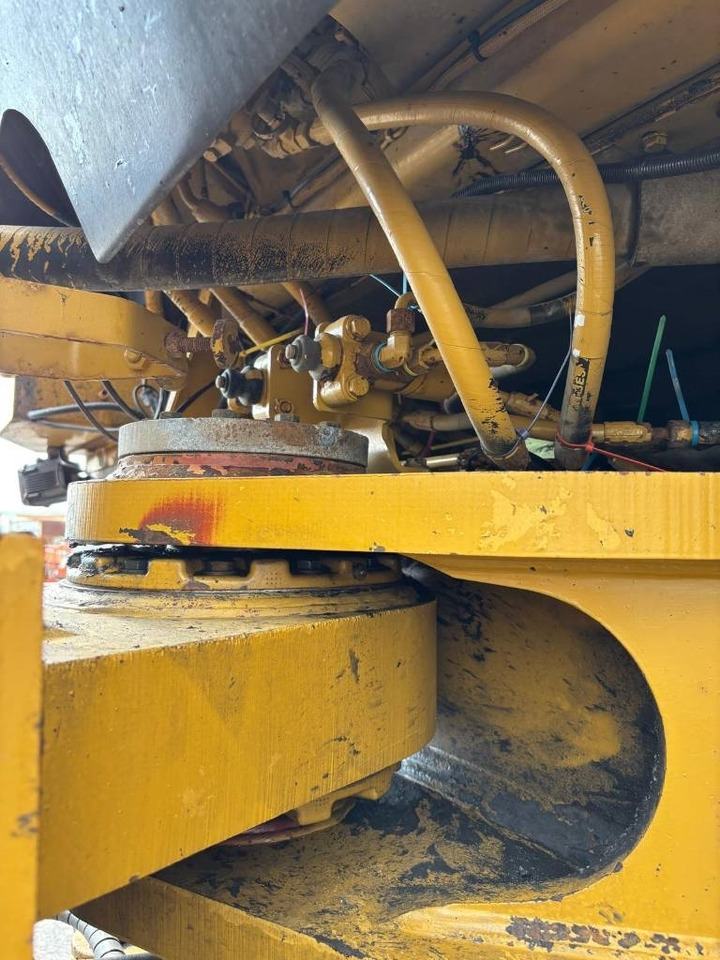 Utovarivač točkaš CAT 988 H: slika 25