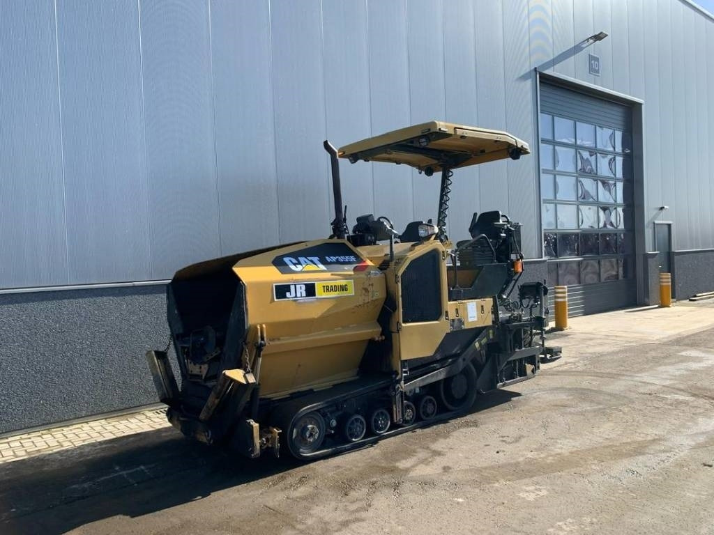 CAT AP355F - Asfaltni finišer: slika 2 CAT AP355F - Asfaltni finišer: slika 2