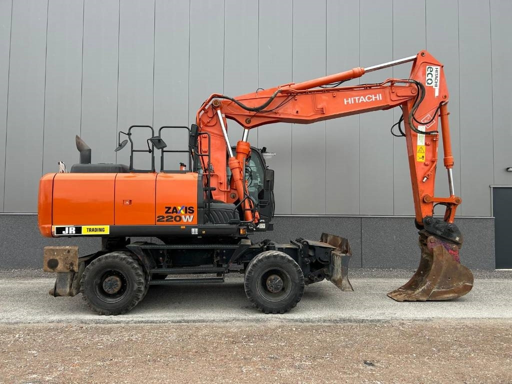 Hitachi ZX220W-5B - Bager točkaš: slika 5 Hitachi ZX220W-5B - Bager točkaš: slika 5
