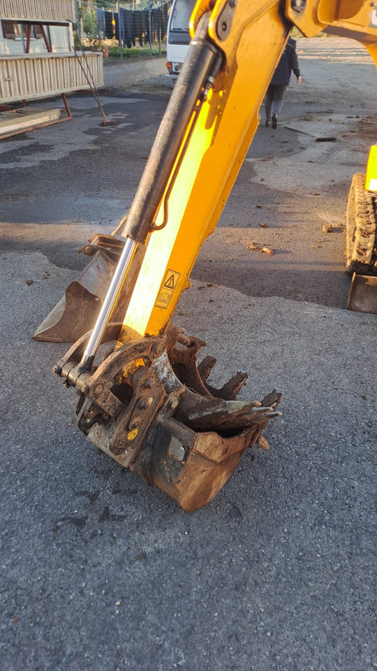 JCB 18 Z 1 - Mini bager: slika 4 JCB 18 Z 1 - Mini bager: slika 4