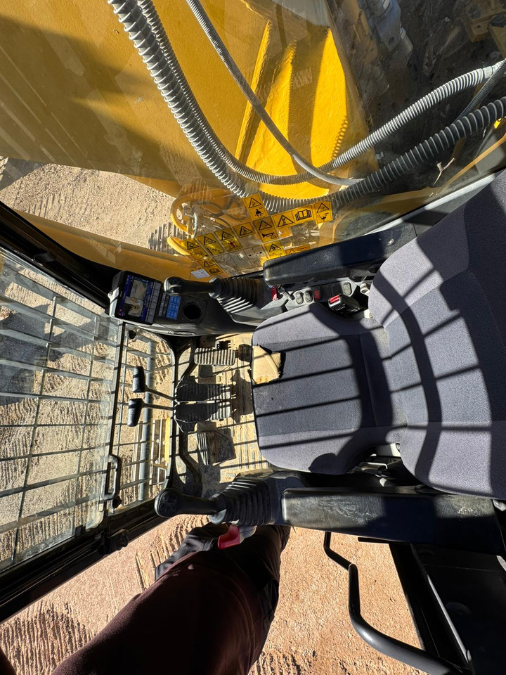 KOMATSU PC210 NLC-11 - Mini bager: slika 4 KOMATSU PC210 NLC-11 - Mini bager: slika 4