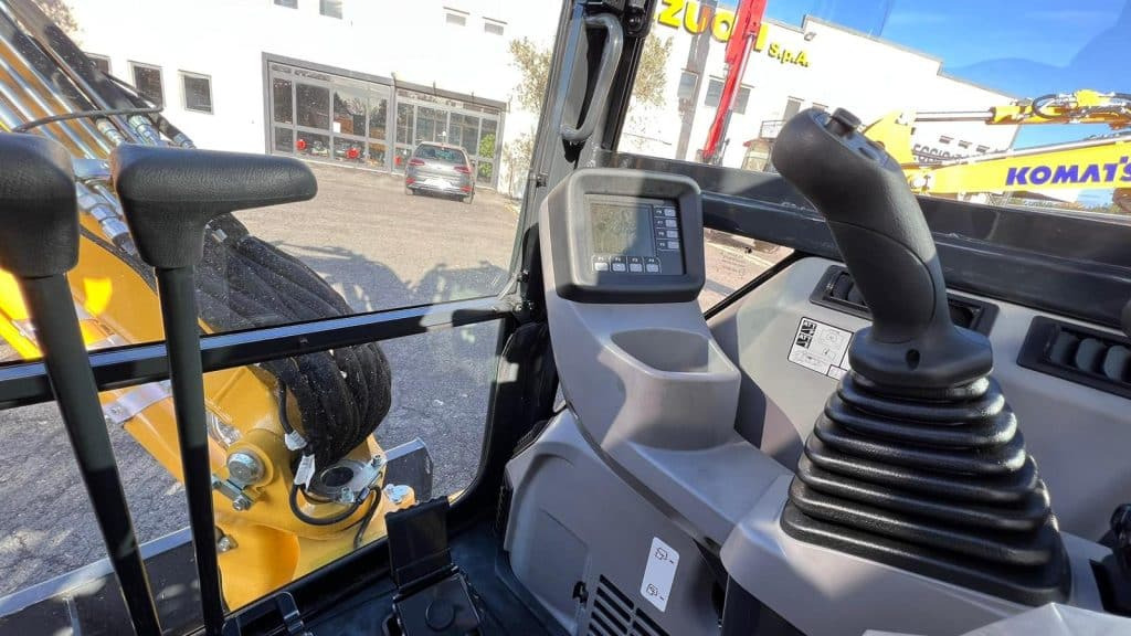 Komatsu PC30 MR-5 - Mini bager: slika 4 Komatsu PC30 MR-5 - Mini bager: slika 4
