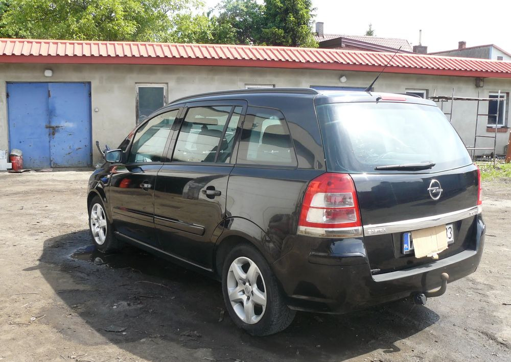 Opel Zafira 1.9 CDTI Cosmo - SUVSUV: slika 3 Opel Zafira 1.9 CDTI Cosmo - SUVSUV: slika 3