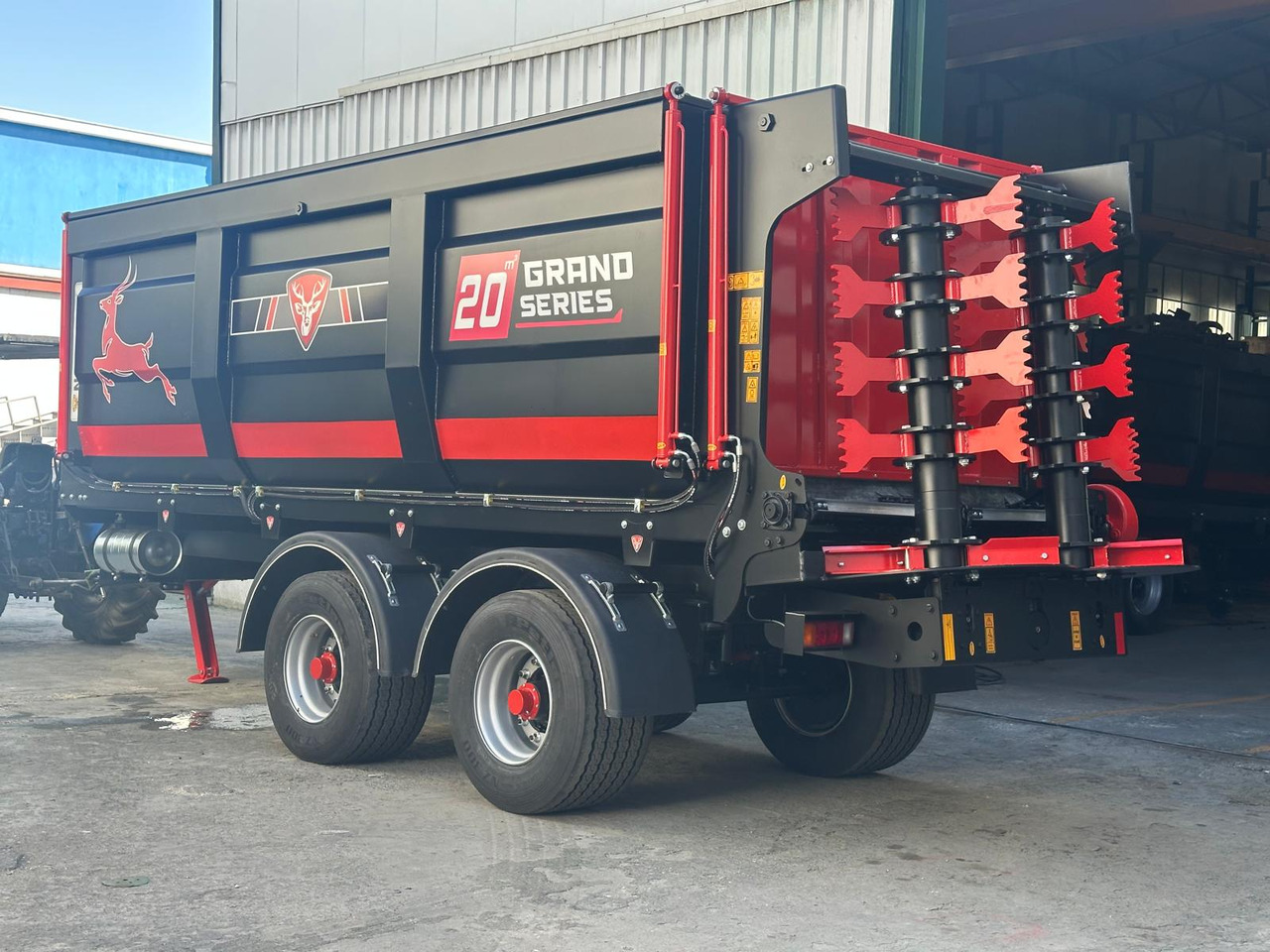 Novatar Manure Spreader Trailer 20 M3 - Rasipač prirodnog đubirva: slika 1 Novatar Manure Spreader Trailer 20 M3 - Rasipač prirodnog đubirva: slika 1