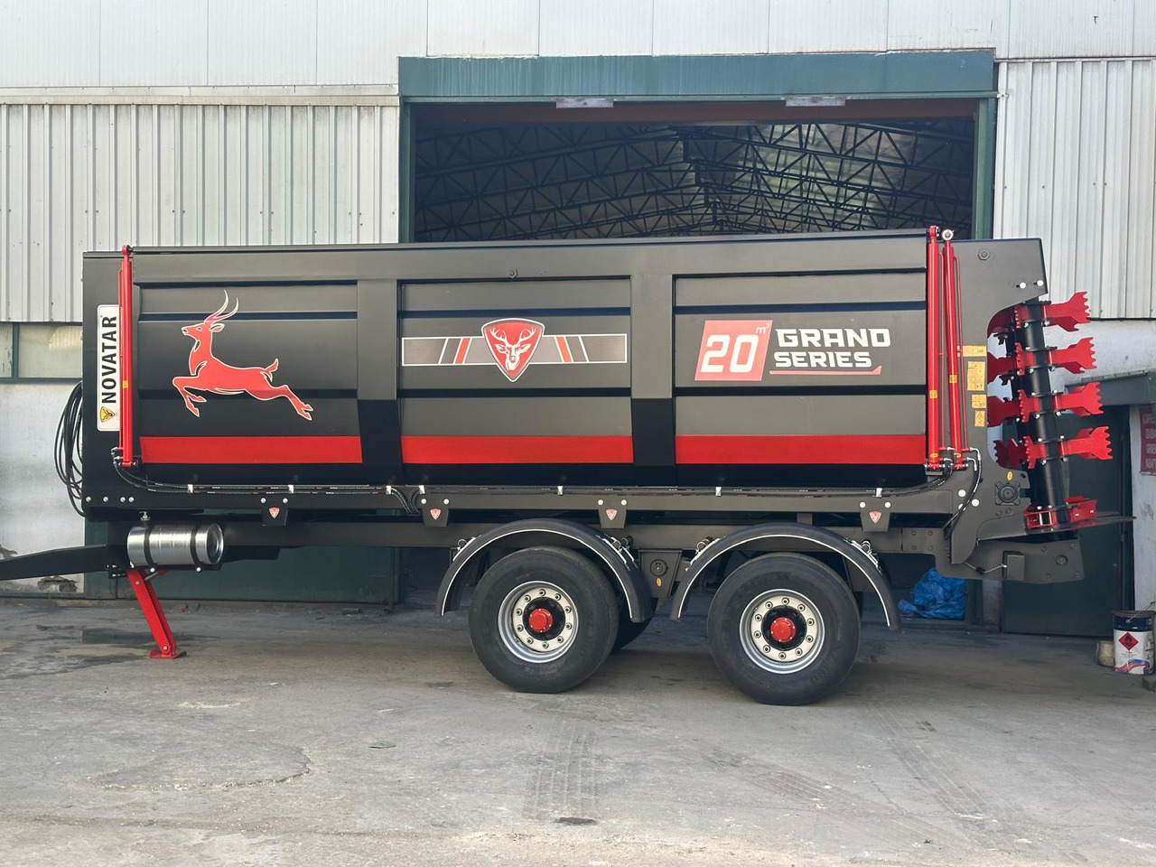 Novatar Manure Spreader Trailer 20 M3 - Rasipač prirodnog đubirva: slika 3 Novatar Manure Spreader Trailer 20 M3 - Rasipač prirodnog đubirva: slika 3