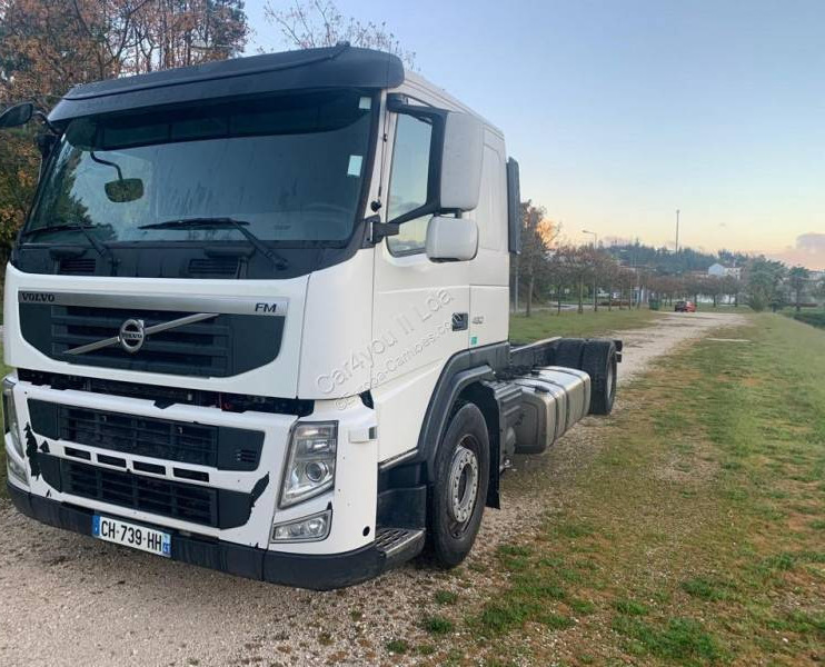Volvo FM 460 - Kamion sa golom šasijom i zatvorenom kabinom: slika 2 Volvo FM 460 - Kamion sa golom šasijom i zatvorenom kabinom: slika 2