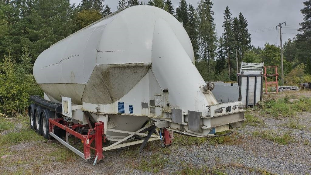Feldbinder Säiliö puolikas - Poluprikolica cisterna: slika 1 Feldbinder Säiliö puolikas - Poluprikolica cisterna: slika 1