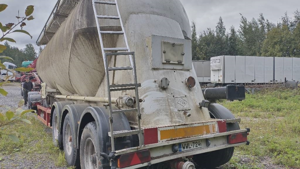 Feldbinder Säiliö puolikas - Poluprikolica cisterna: slika 3 Feldbinder Säiliö puolikas - Poluprikolica cisterna: slika 3