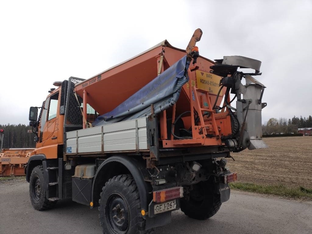 Mercedes-Benz Unimog ,hiekoitin,aura,kippilava - Vozilo za čišćenje snega: slika 4 Mercedes-Benz Unimog ,hiekoitin,aura,kippilava - Vozilo za čišćenje snega: slika 4