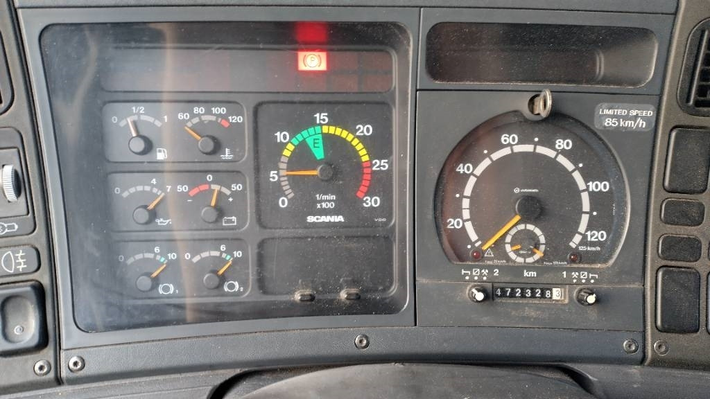 Kamion sa zatvorenim sandukom Scania P94 kokosivuaukeva kori+pl-nostin: slika 11