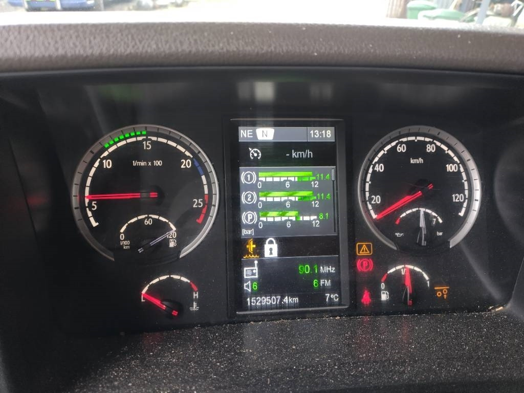 Kamion sa zatvorenim sandukom Scania R 580 8x2 ketjupurku kori 50mottia: slika 8