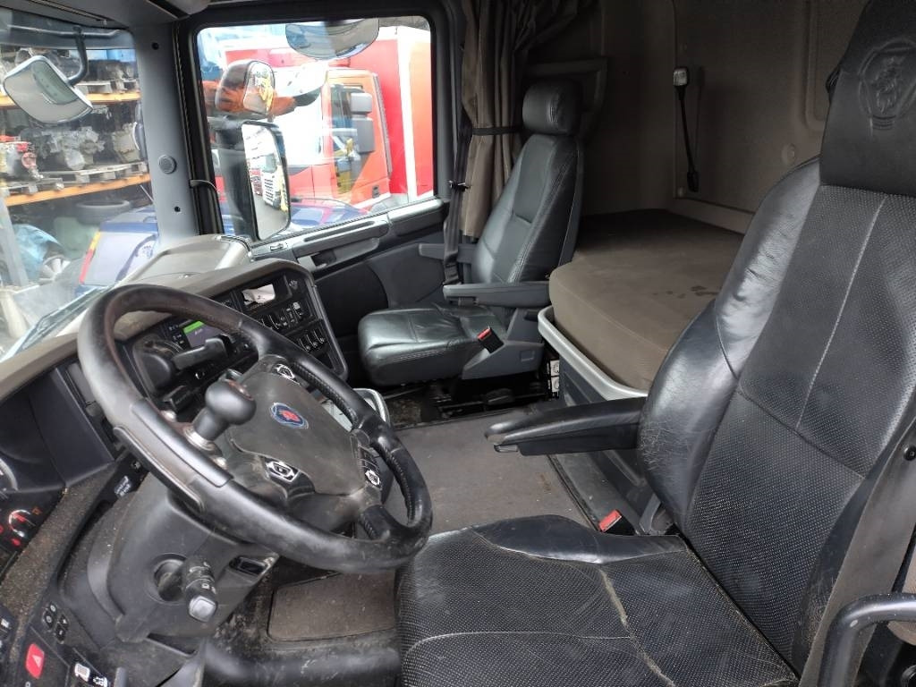 Kamion sa zatvorenim sandukom Scania R 580 8x2 ketjupurku kori 50mottia: slika 7