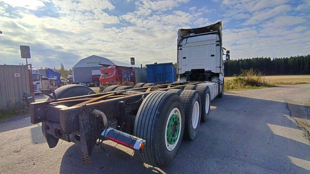 Scania R500 8x4 ilmajousi alusta - Kamion sa golom šasijom i zatvorenom kabinom: slika 3 Scania R500 8x4 ilmajousi alusta - Kamion sa golom šasijom i zatvorenom kabinom: slika 3