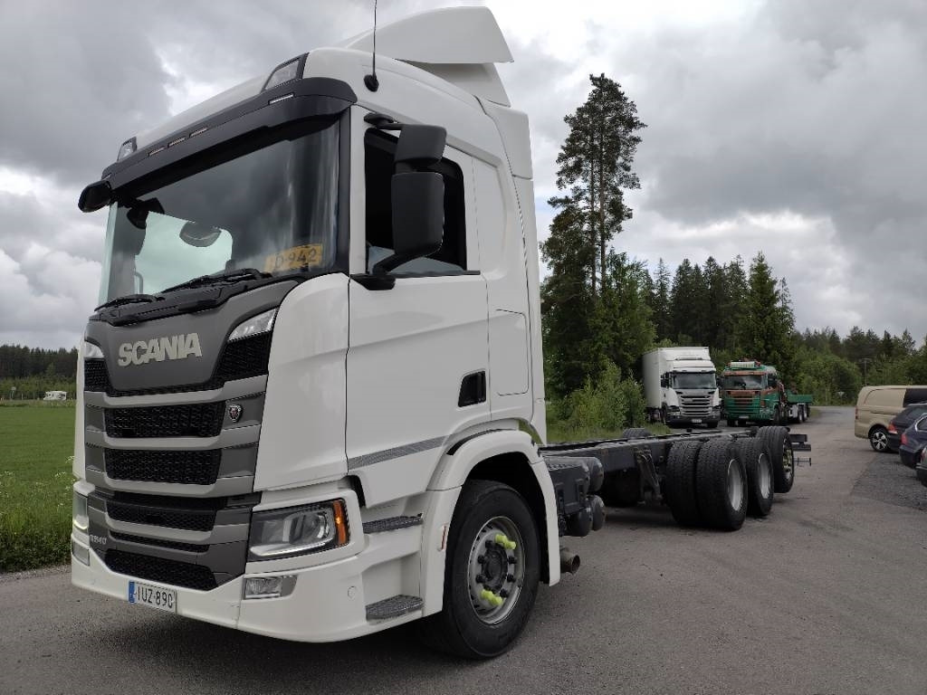 Scania R540 8x4 pitkä alusta runko 9,6m - Kamion sa golom šasijom i zatvorenom kabinom: slika 2 Scania R540 8x4 pitkä alusta runko 9,6m - Kamion sa golom šasijom i zatvorenom kabinom: slika 2