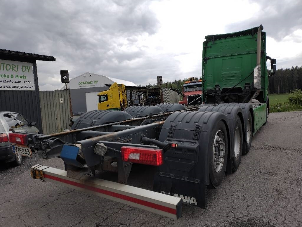 Scania R580 8x4 alusta 710tkm!! - Kamion sa golom šasijom i zatvorenom kabinom: slika 3 Scania R580 8x4 alusta 710tkm!! - Kamion sa golom šasijom i zatvorenom kabinom: slika 3