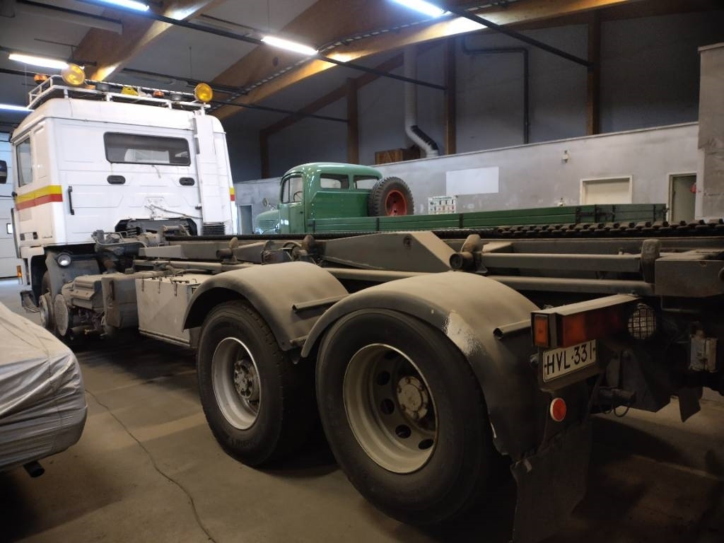 Volvo F12 6x2 ketjulaitteilla, Museointiin - Kamion za utovaranje kontejnera: slika 5 Volvo F12 6x2 ketjulaitteilla, Museointiin - Kamion za utovaranje kontejnera: slika 5