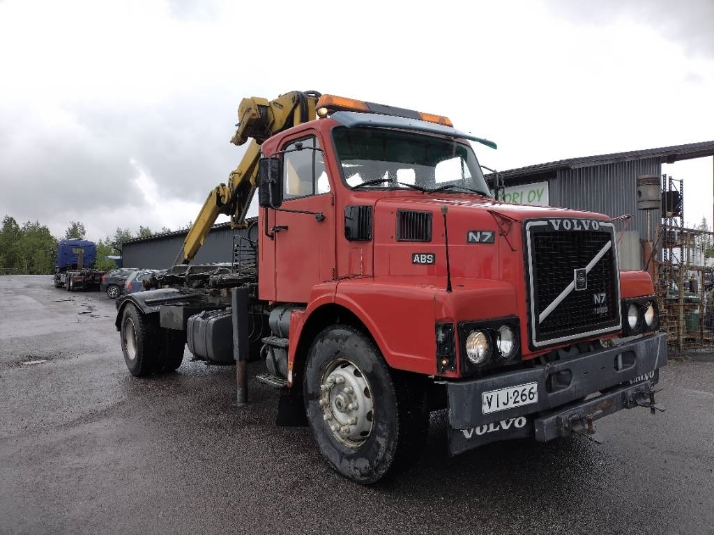 Volvo N7 Tico nosturi ja vl-laite,280tkm!! - Kamion za utovaranje kontejnera: slika 2 Volvo N7 Tico nosturi ja vl-laite,280tkm!! - Kamion za utovaranje kontejnera: slika 2