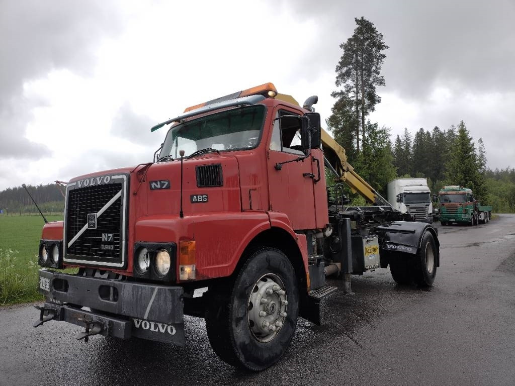 Volvo N7 Tico nosturi ja vl-laite,280tkm!! - Kamion za utovaranje kontejnera: slika 1 Volvo N7 Tico nosturi ja vl-laite,280tkm!! - Kamion za utovaranje kontejnera: slika 1