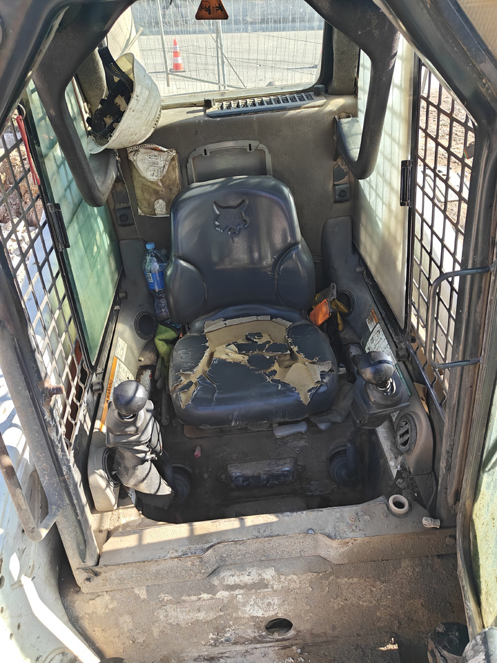 BOBCAT S220 - Mini utovarivač: slika 5 BOBCAT S220 - Mini utovarivač: slika 5