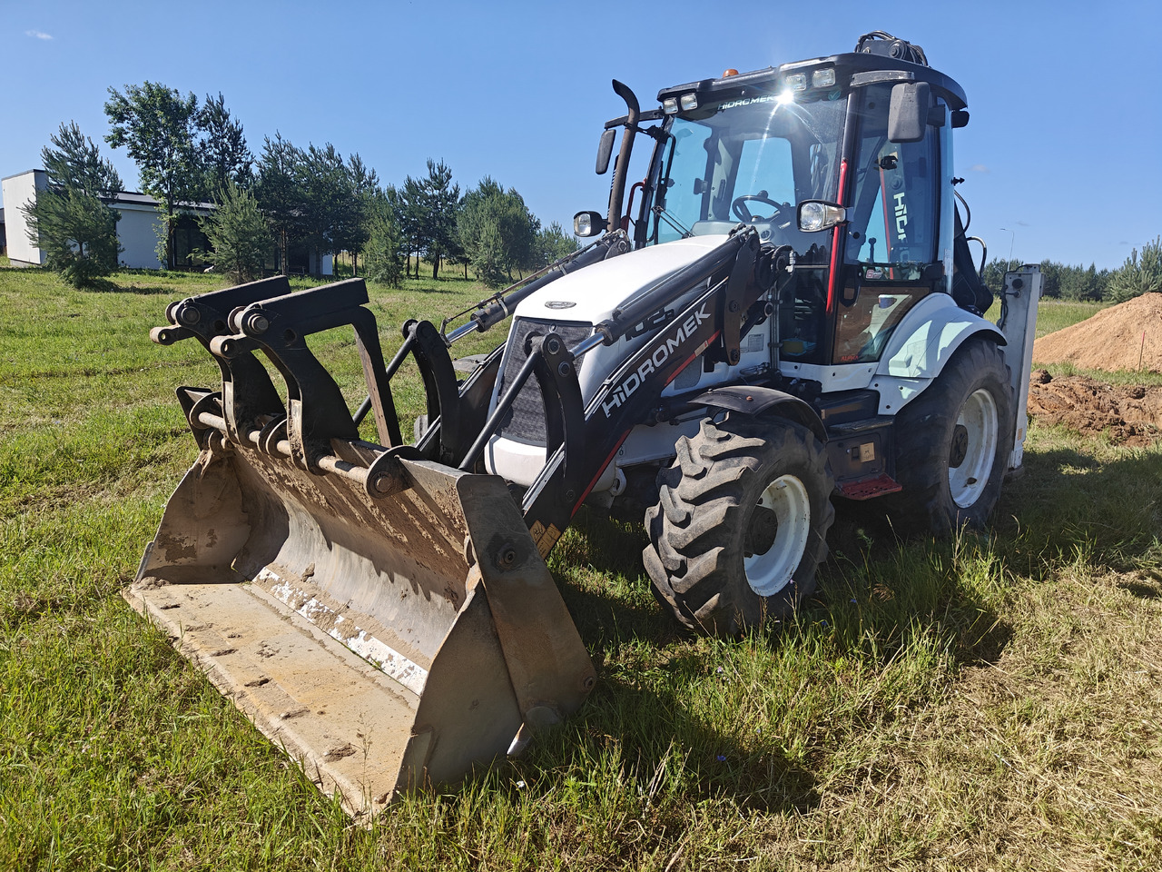 HIDROMEK HMK 102 B - Bager utovarivač: slika 2 HIDROMEK HMK 102 B - Bager utovarivač: slika 2
