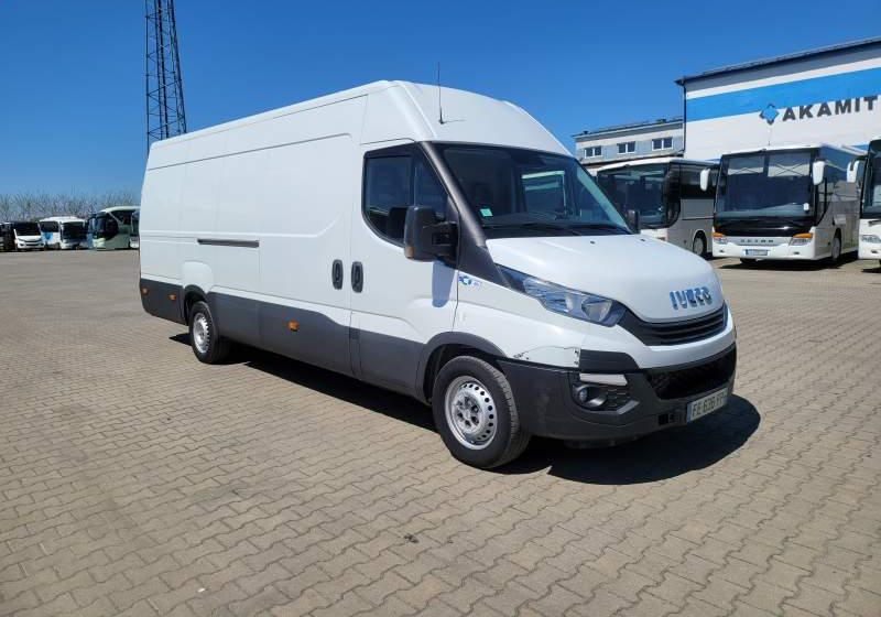 Iveco DAILY 35-140 / SPROWADZONY Z FRANCJI / TEMPOMAT - Furgon: slika 4 Iveco DAILY 35-140 / SPROWADZONY Z FRANCJI / TEMPOMAT - Furgon: slika 4