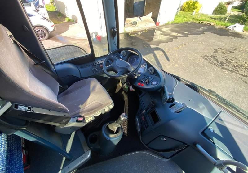 Neoplan TRENDLINER / SPROWADZONY / KLIMATYZACJA/ MANUAL - Prigradski autobus: slika 4 Neoplan TRENDLINER / SPROWADZONY / KLIMATYZACJA/ MANUAL - Prigradski autobus: slika 4