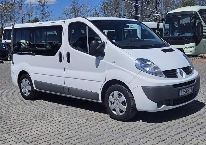 Minibus, Putnički kombi Renault Trafic 2.0: slika 1