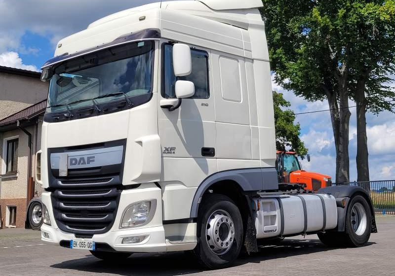 DAF XF510 SPACE CAB / SPROWADZONY / MANUAL / RETARDER - Tegljač: slika 1 DAF XF510 SPACE CAB / SPROWADZONY / MANUAL / RETARDER - Tegljač: slika 1