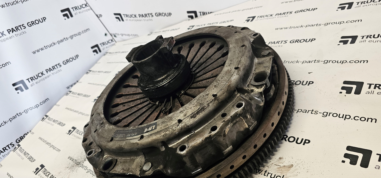 DAF DAF XF, 106XF EURO6 emission MX13 engine flywheel, clutch set, clutch disc, clutch plate, release bearing 1546143R, 2273321, 1546143, 1665428R, 2126596, 1685711, 1686642, 1697725, 1746150, 1822487, 1 - Rezervni deo: slika 3 DAF DAF XF, 106XF EURO6 emission MX13 engine flywheel, clutch set, clutch disc, clutch plate, release bearing 1546143R, 2273321, 1546143, 1665428R, 2126596, 1685711, 1686642, 1697725, 1746150, 1822487, 1 - Rezervni deo: slika 3