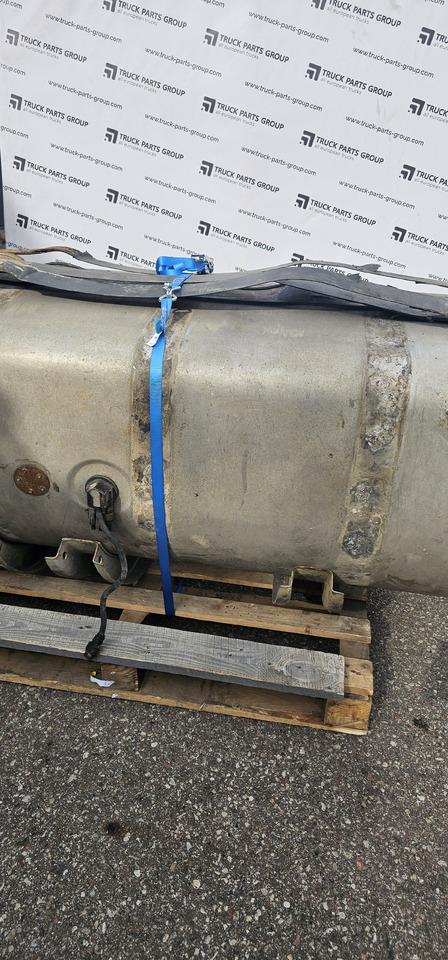 Volvo VOLVO FH4, FM4 EURO6 emission fuel tanks diesel fuel supply system 21516442, 7421516442, 20392751, 20392028, 5001834430, 3198271, 5001864551, 20453245, 8152630, 5001865160, 20526488, 7485132554, 11895 - Rezervni deo: slika 2 Volvo VOLVO FH4, FM4 EURO6 emission fuel tanks diesel fuel supply system 21516442, 7421516442, 20392751, 20392028, 5001834430, 3198271, 5001864551, 20453245, 8152630, 5001865160, 20526488, 7485132554, 11895 - Rezervni deo: slika 2