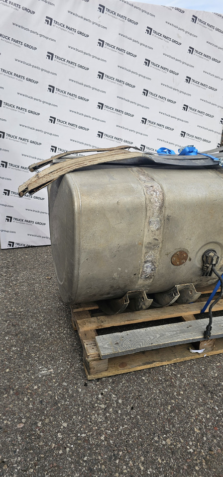 Volvo VOLVO FH4, FM4 EURO6 emission fuel tanks diesel fuel supply system 21516442, 7421516442, 20392751, 20392028, 5001834430, 3198271, 5001864551, 20453245, 8152630, 5001865160, 20526488, 7485132554, 11895 - Rezervni deo: slika 1 Volvo VOLVO FH4, FM4 EURO6 emission fuel tanks diesel fuel supply system 21516442, 7421516442, 20392751, 20392028, 5001834430, 3198271, 5001864551, 20453245, 8152630, 5001865160, 20526488, 7485132554, 11895 - Rezervni deo: slika 1