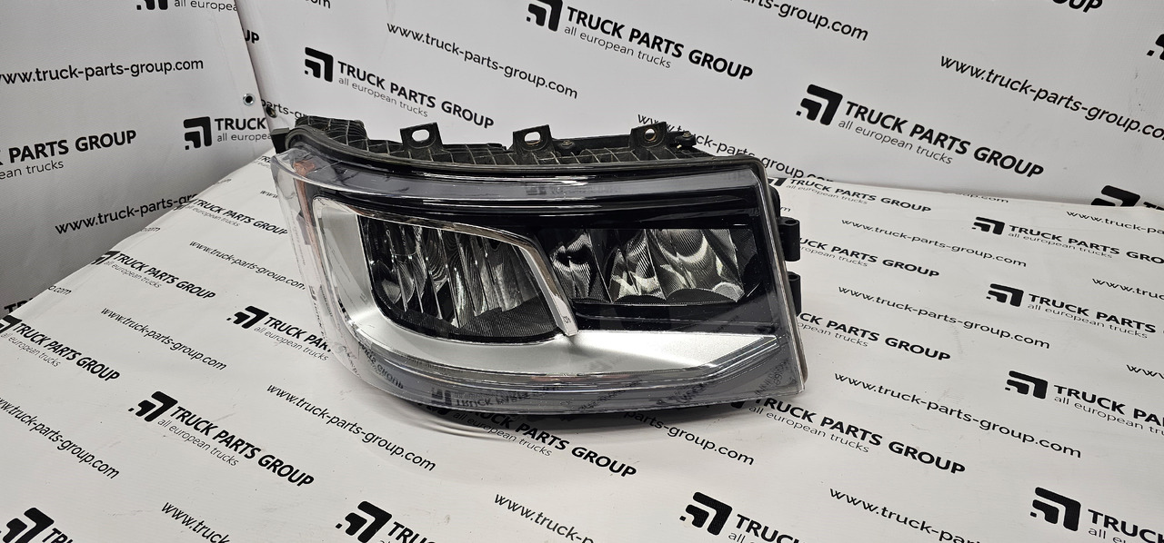SCANIA Scania headlight S line EURO 6, lamps 2674390, 2379882, 2655848, 2674391, 2379886, 2655849, 2674392, 2674412, 2338121, 2338122, 2338273, 2338275, 2338281, 2338282, 2311420, 2295953, 2529168, 2346372, - Prednja svetla za Kamion: slika 2 SCANIA Scania headlight S line EURO 6, lamps 2674390, 2379882, 2655848, 2674391, 2379886, 2655849, 2674392, 2674412, 2338121, 2338122, 2338273, 2338275, 2338281, 2338282, 2311420, 2295953, 2529168, 2346372, - Prednja svetla za Kamion: slika 2